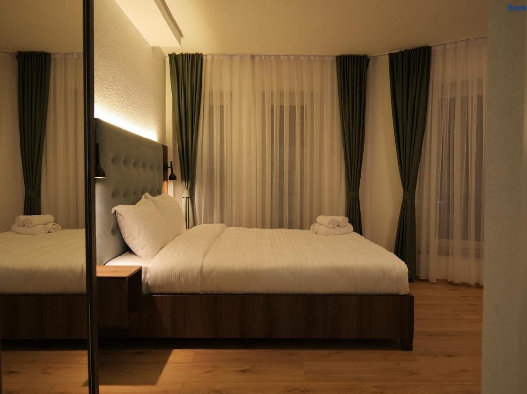 Hotel Kulla E Sahatit