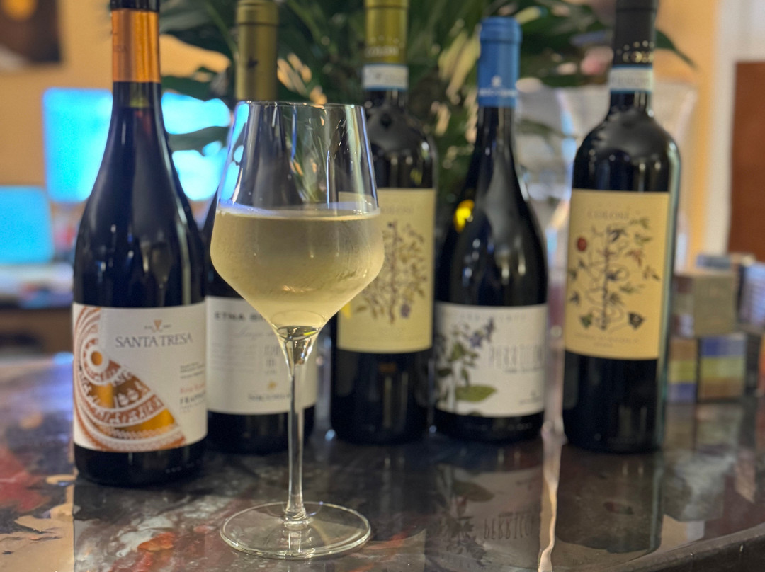 Composition Art & Wine Bar