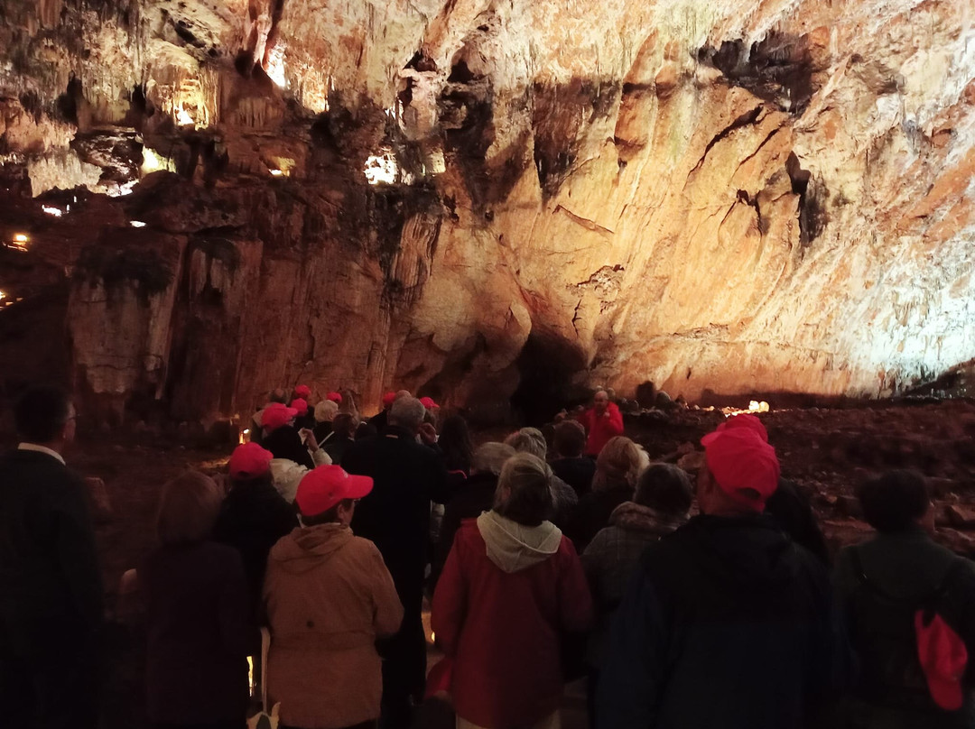 Cueva de Valporquero-Valporquero de Torio必去景点