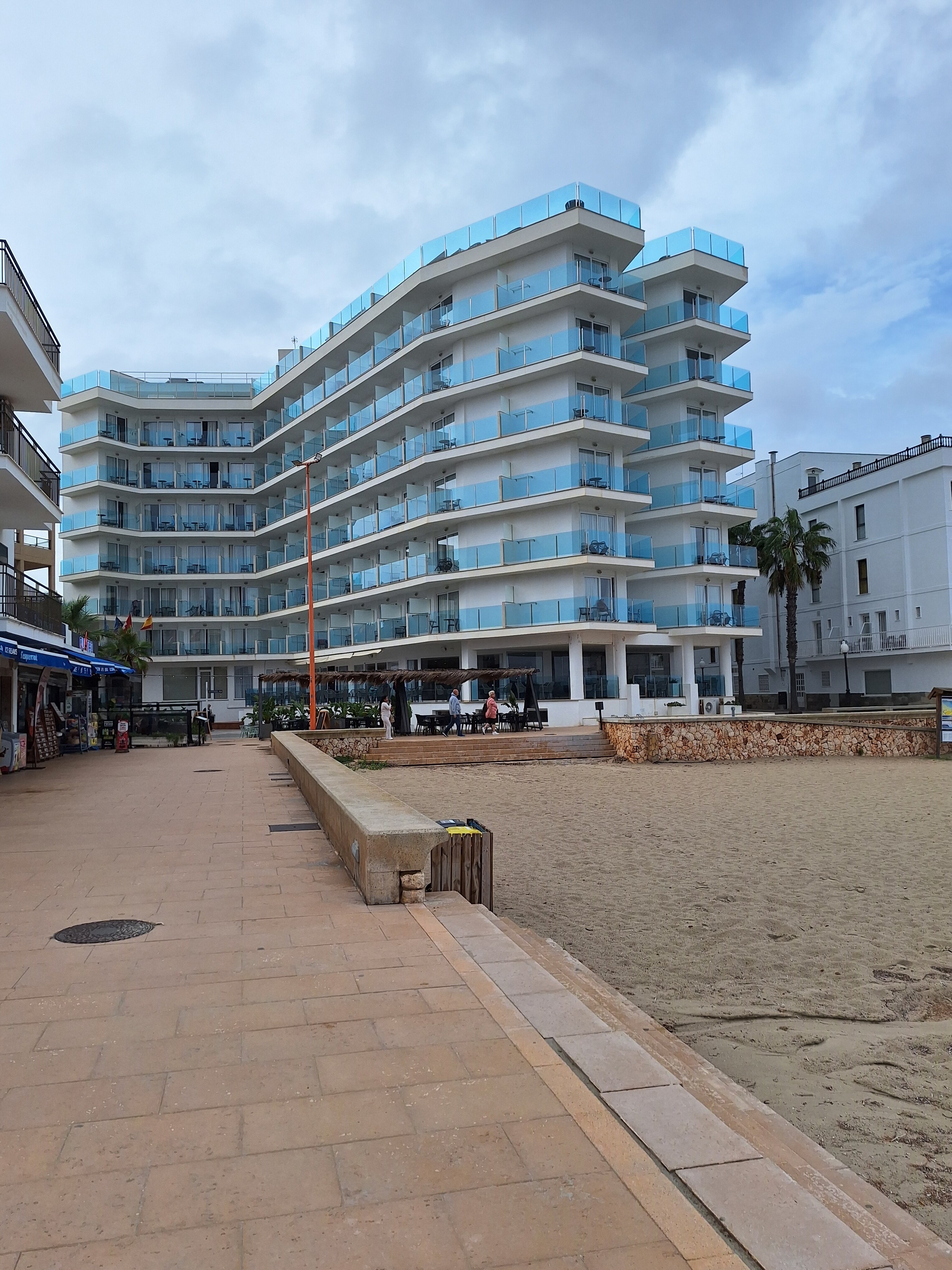 Universal Hotel Perla-官方