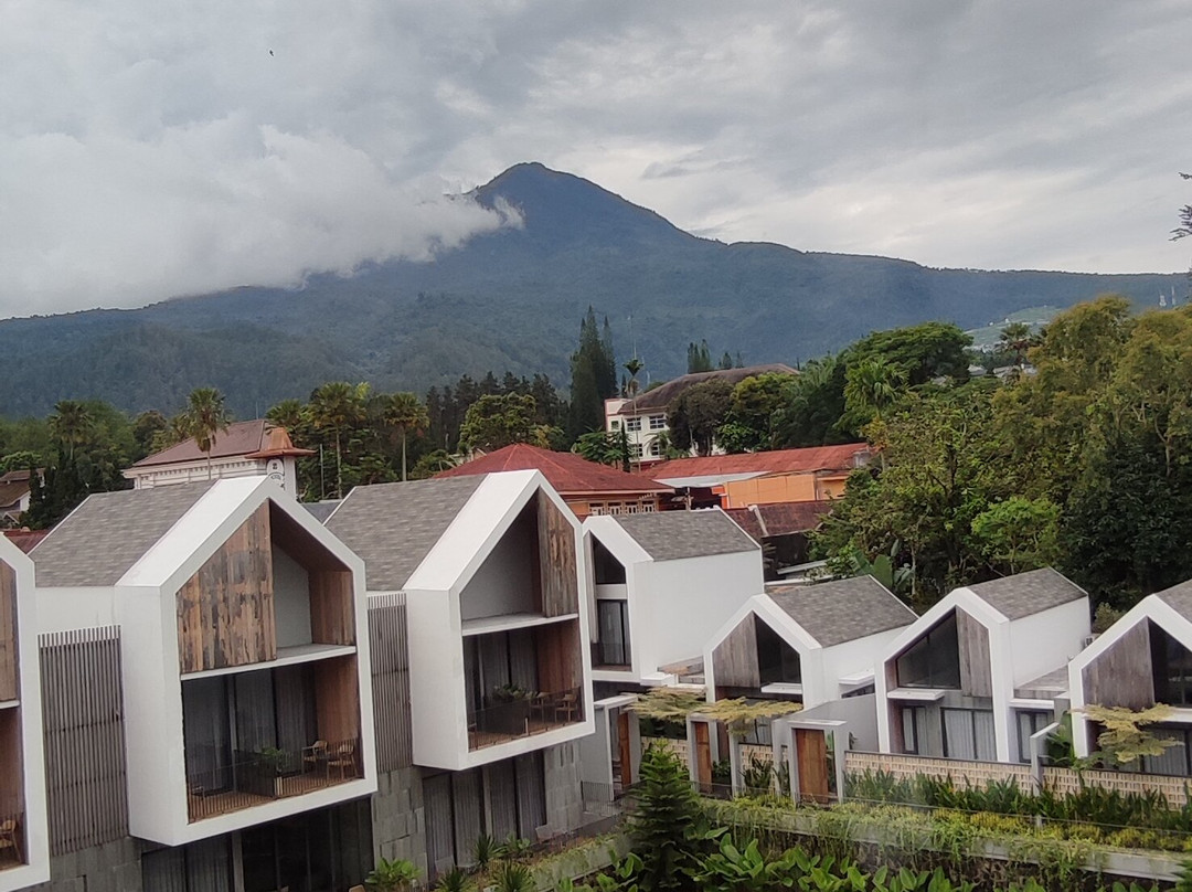 Facade Hotel Tawangmangu主图