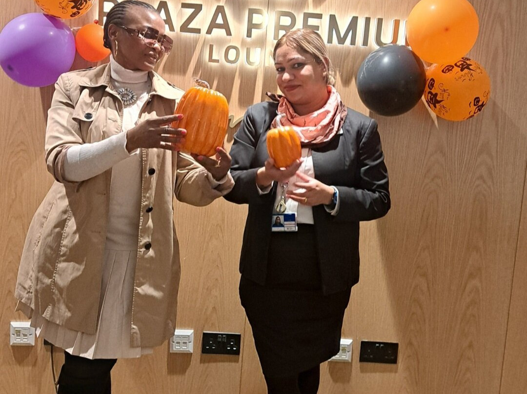 Plaza Premium Lounge Heathrow T5 Departures-伦敦必去景点