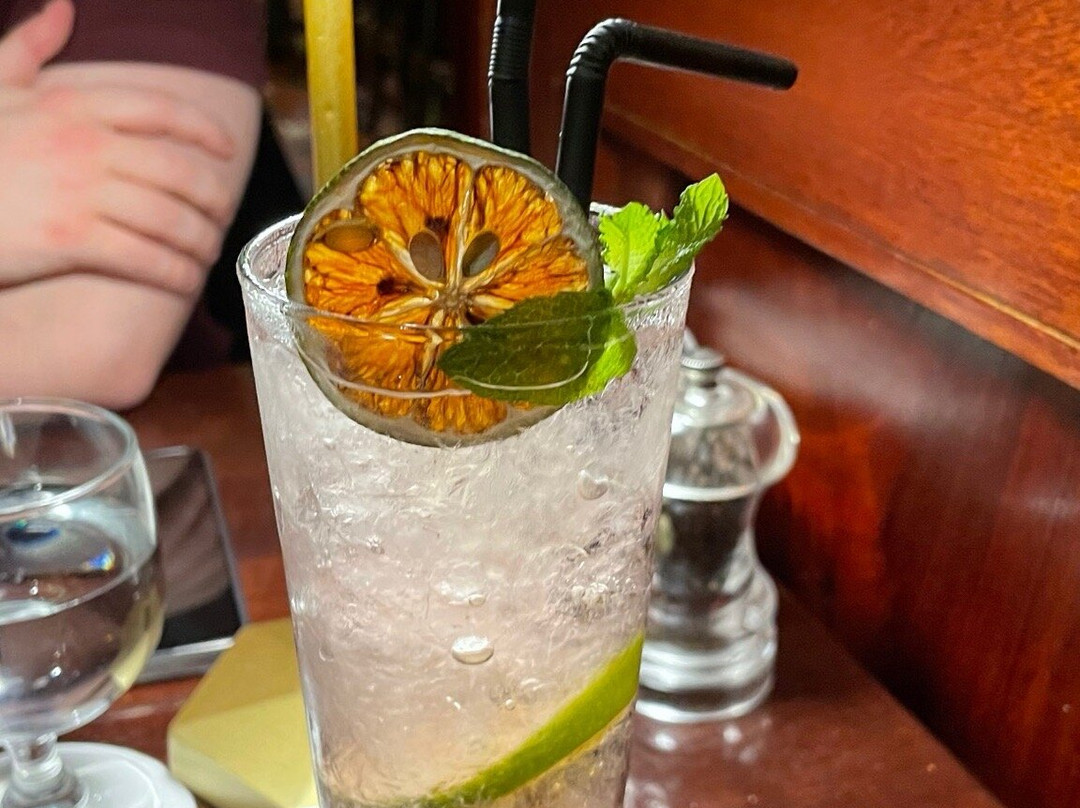 Step House Hotel主图