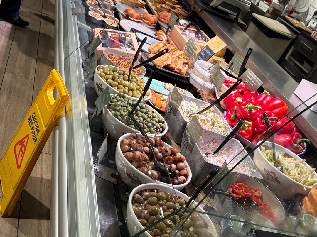 The Hollies Farm Shop-Little Budworth必去景点