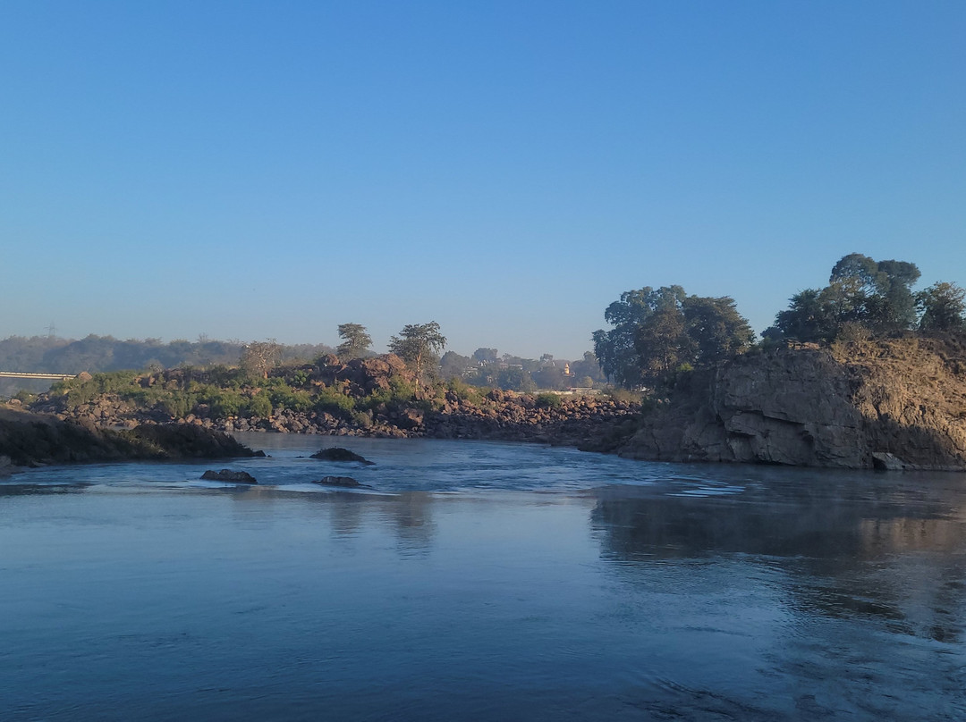 Marble Rocks at Bhedaghat-贾巴尔普尔必去景点
