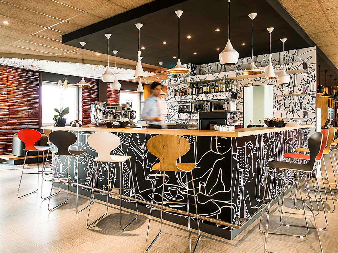 拉伊纳泰酒店住宿-宜必思米兰展览中心酒店