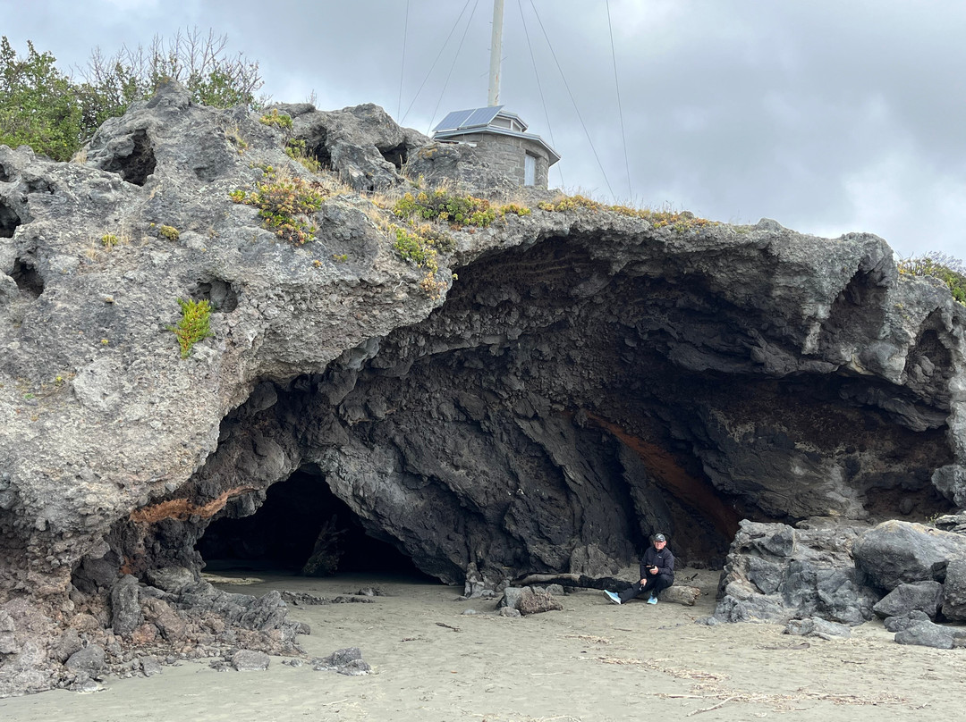 Sumner Beach (Cave Rock)-基督城必去景点