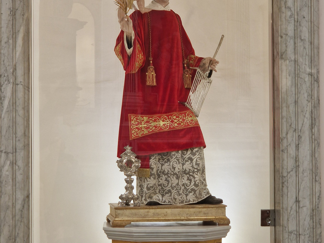Chiesa di San Lorenzo delle Benedettine-San Severo必去景点