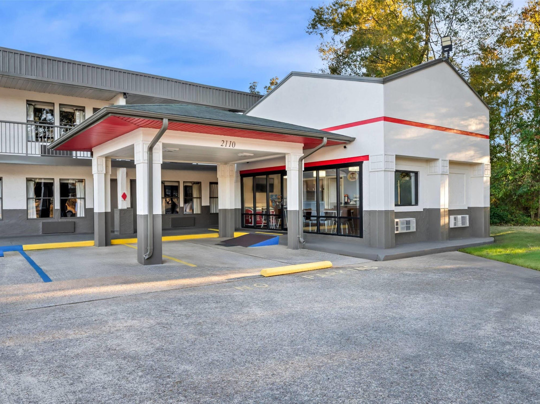 Super 8 by Wyndham Gadsden AL