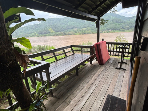 清莱萨恩阿茹度假村主图