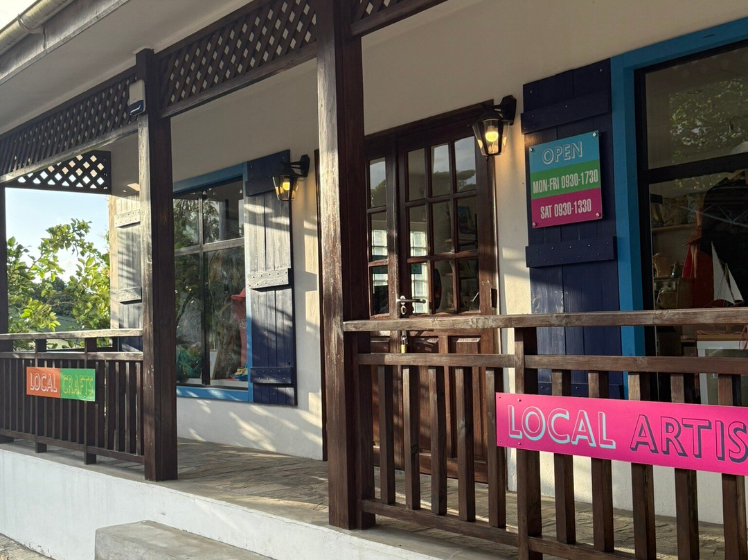 Koral Souvenir Boutique-博瓦隆必去景点