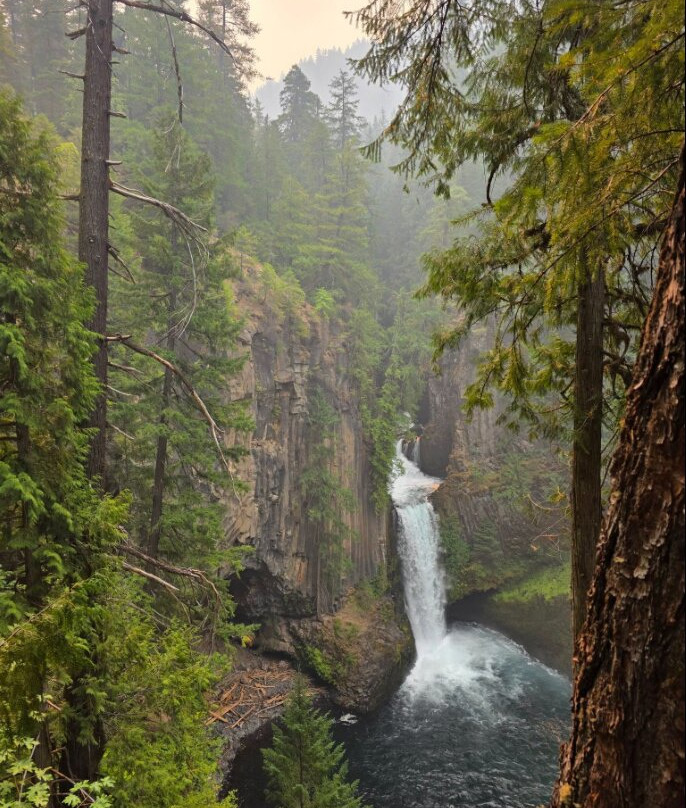 Toketee Falls-火山湖国家公园必去景点