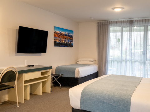 Colonial Manor Motel主图