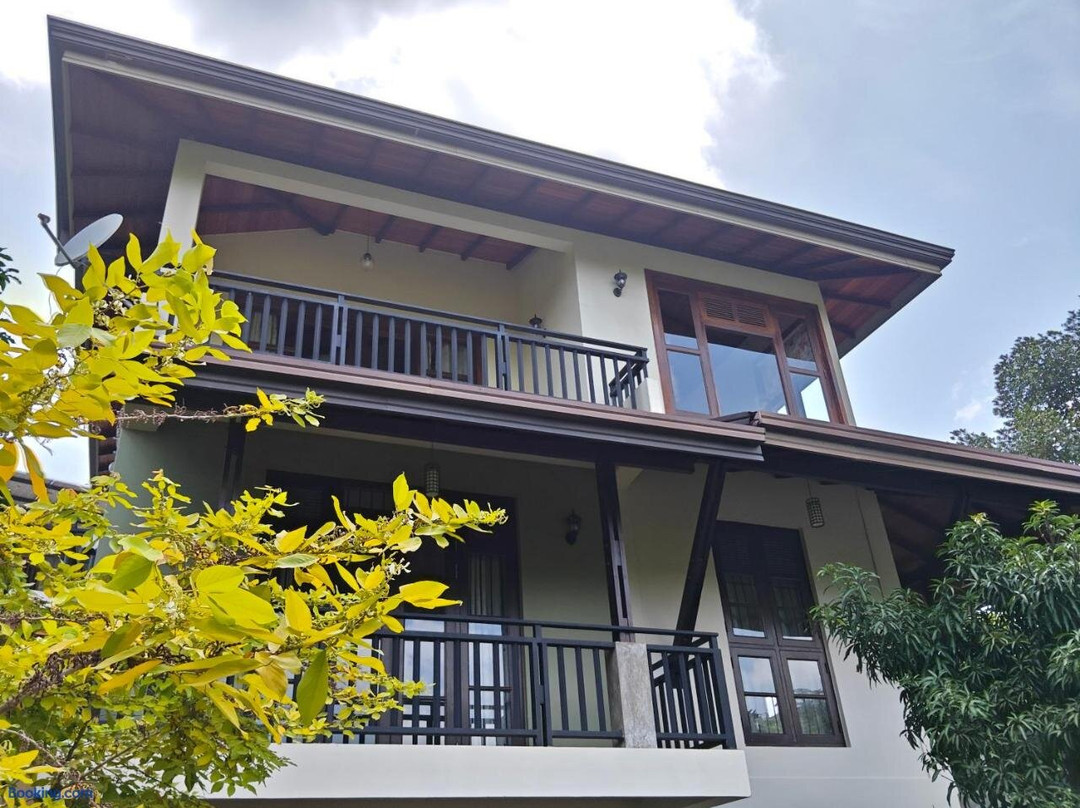 Kandy Hill Residence