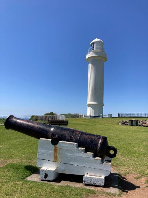 卧龙岗海港灯塔-卧龙岗市必去景点