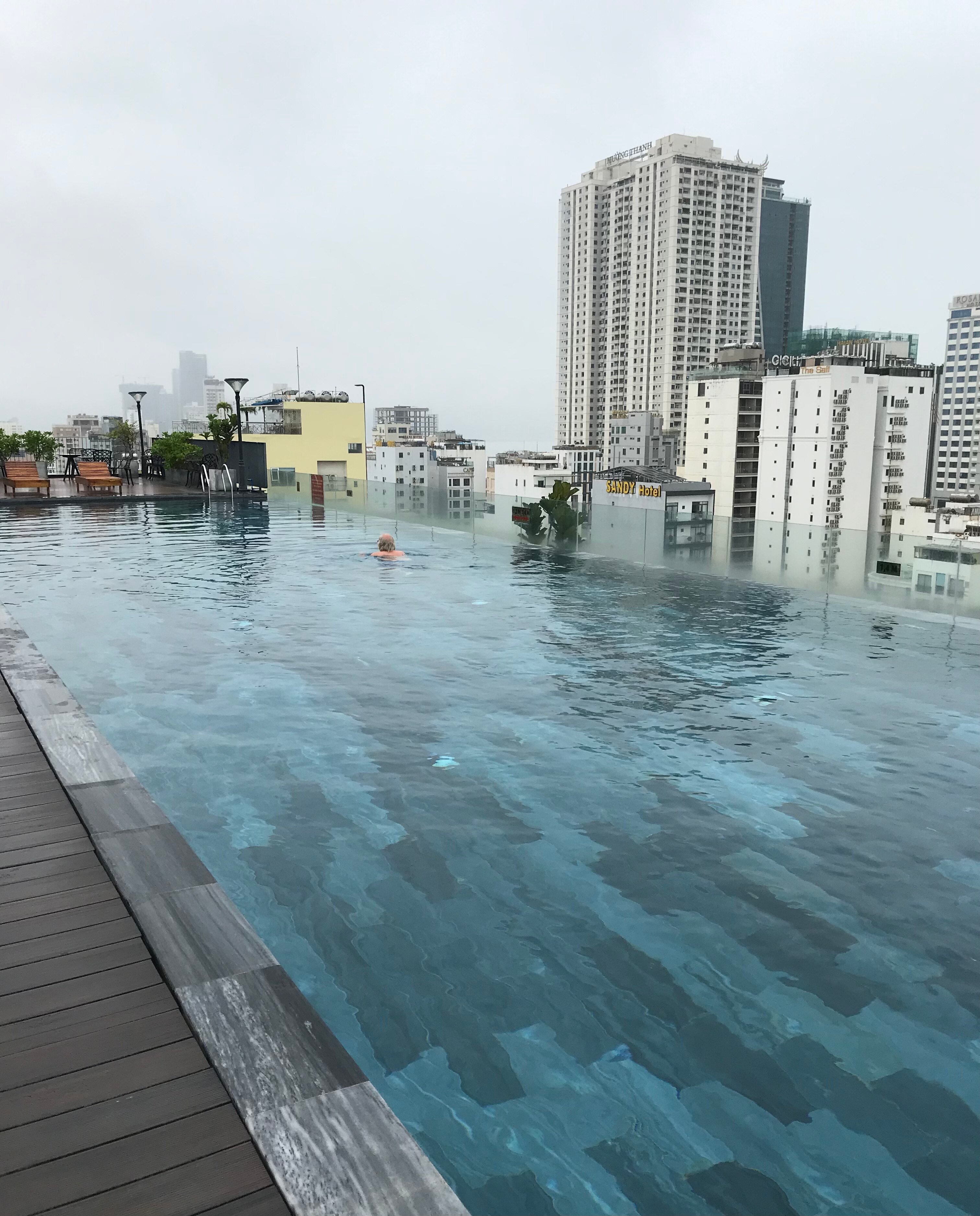 Golden Lotus Grand-泳池