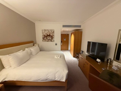 雷丁市希尔顿酒店主图