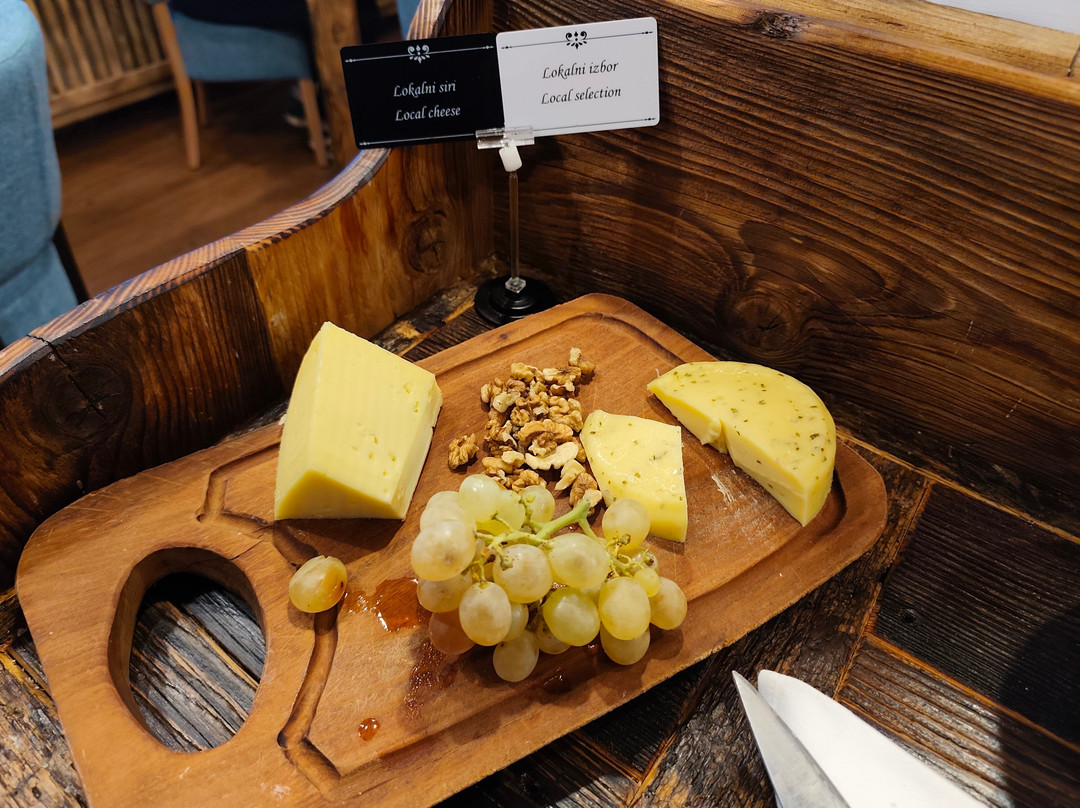 Ribno Alpine Glamping主图