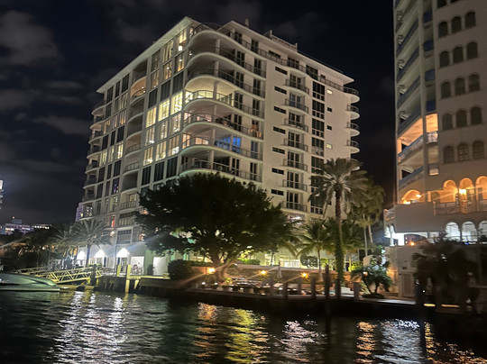 Water Taxi-劳德代尔堡必去景点