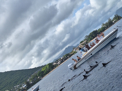 Holy Spirit Cruise Mauritius-弗力克昂弗雷克必去景点