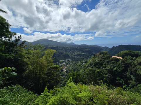 My Island Adventures with Chadi Symes-罗索必去景点