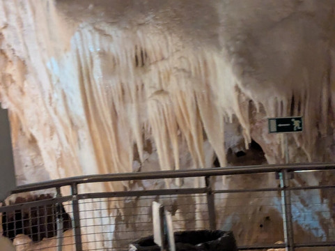 Genga Grotte Di Frasassi