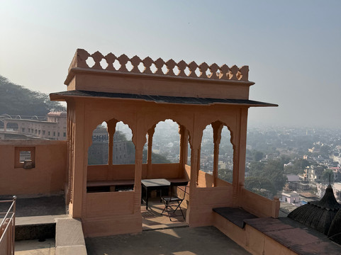 尼梅拉堡-宫殿酒店主图