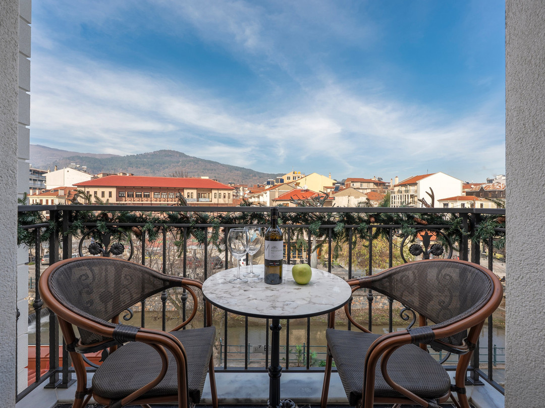 Mountain Pine Luxury Suites