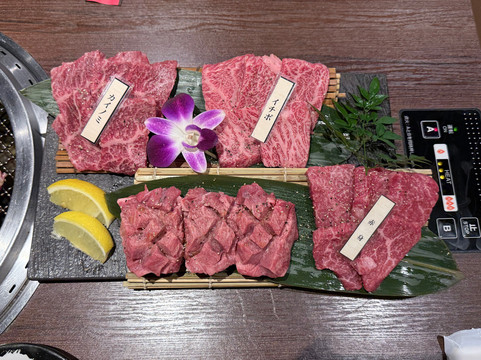 神戸ビーフ焼肉 お加虎三宮店