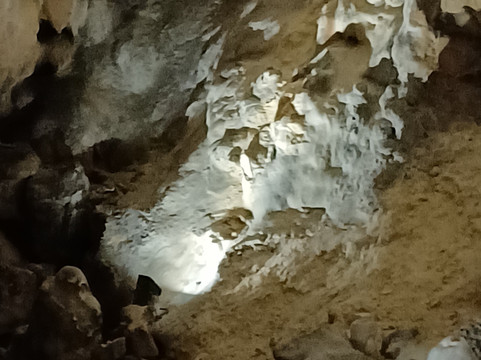 Grottes de Thouzon-Le Thor必去景点