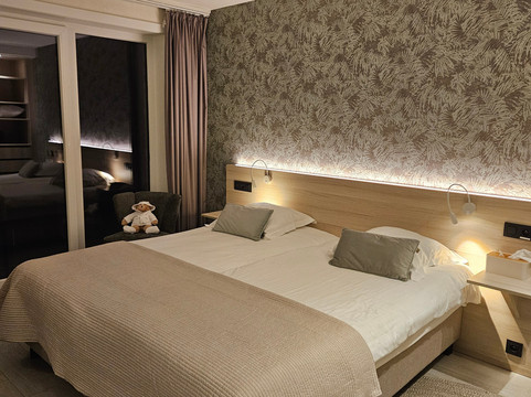 赫利俄斯酒店主图