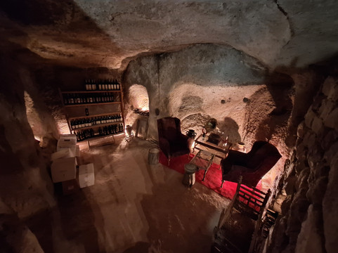 Vinodocia Wine & Art House-乌奇萨必去景点