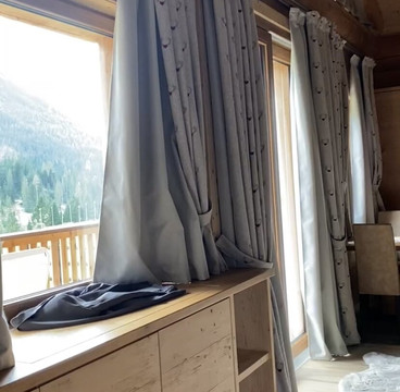 豪斯麦克拉酒店主图