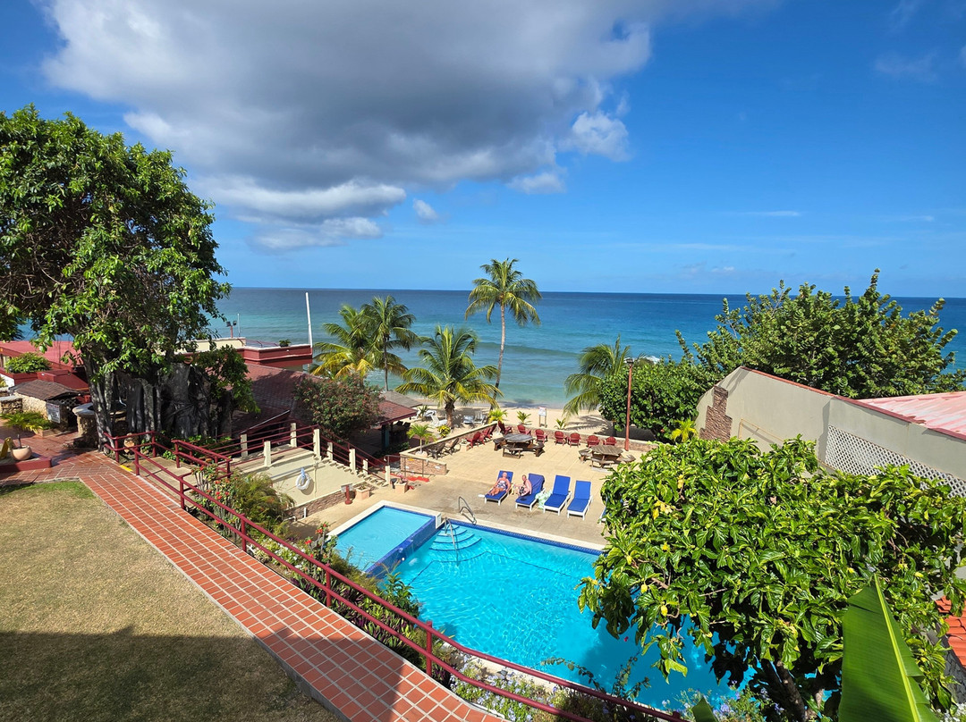 Sandy Point Beach Club主图