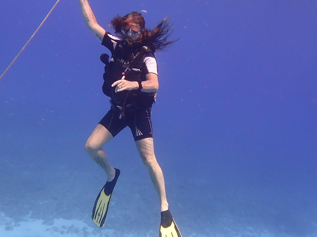 基地潜水中心-Pereybere必去景点