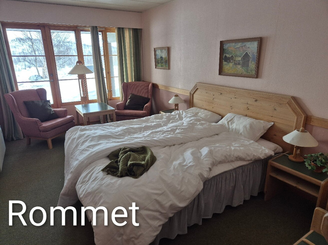 葛洛特里赫耶尔酒店主图