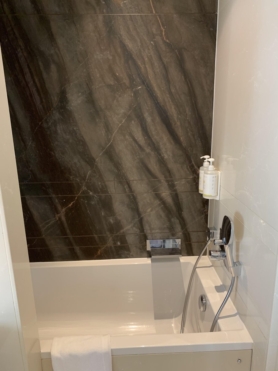 美憬阁第戎克洛什大酒店-浴室