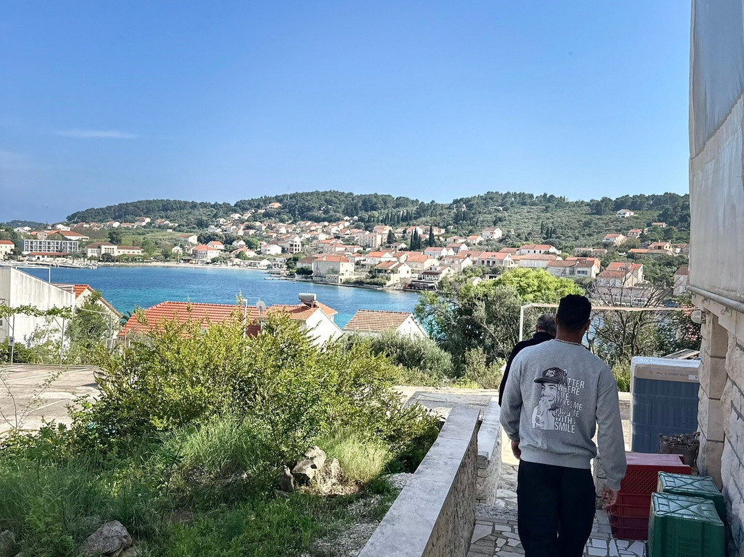 Lovrić Winery-伦巴达必去景点