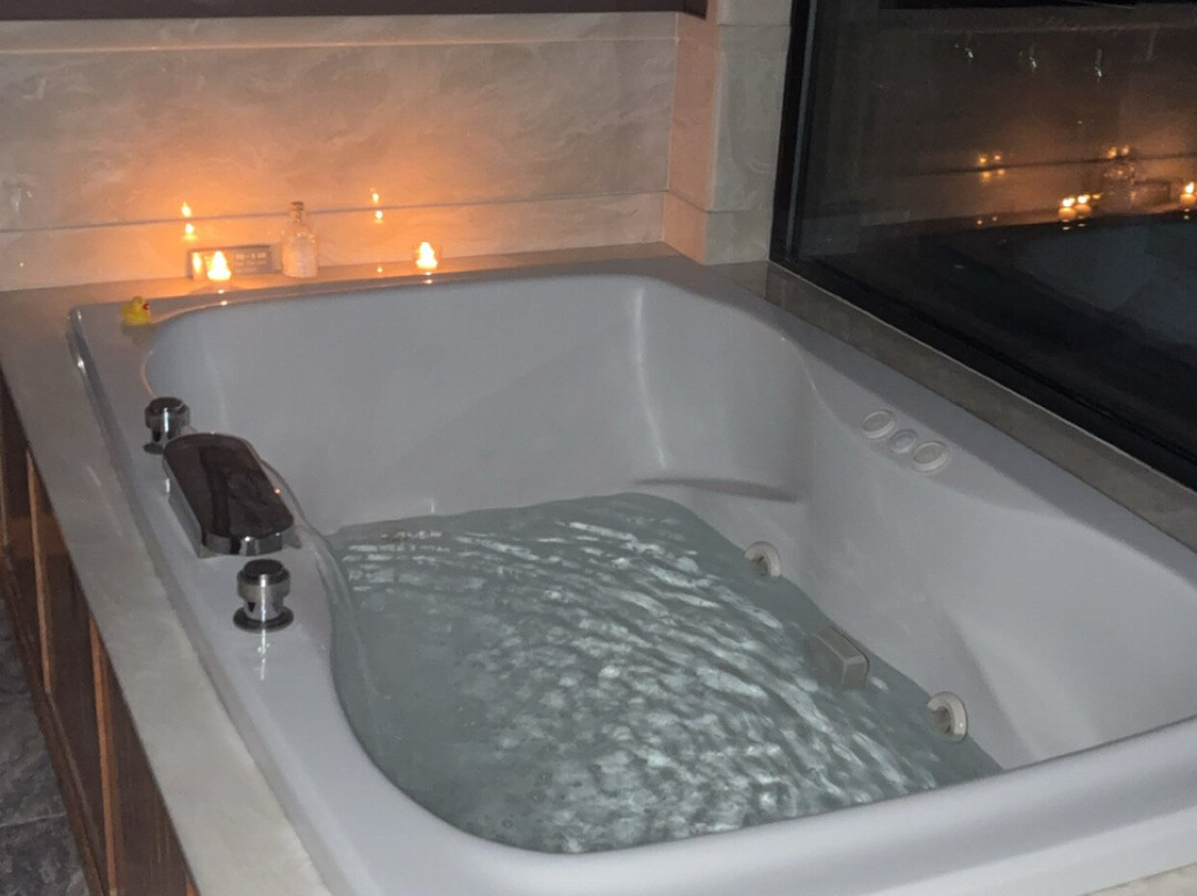 海狸湖畔小屋酒店 - 仅供伴侣入住度假屋主图