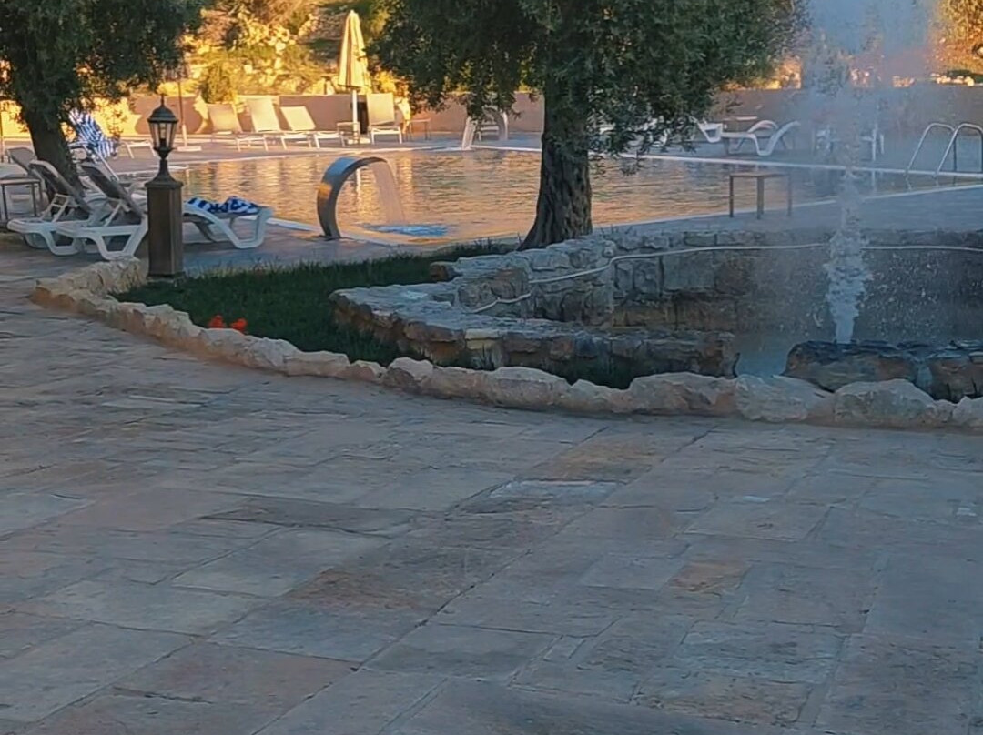 Old Village Resort主图