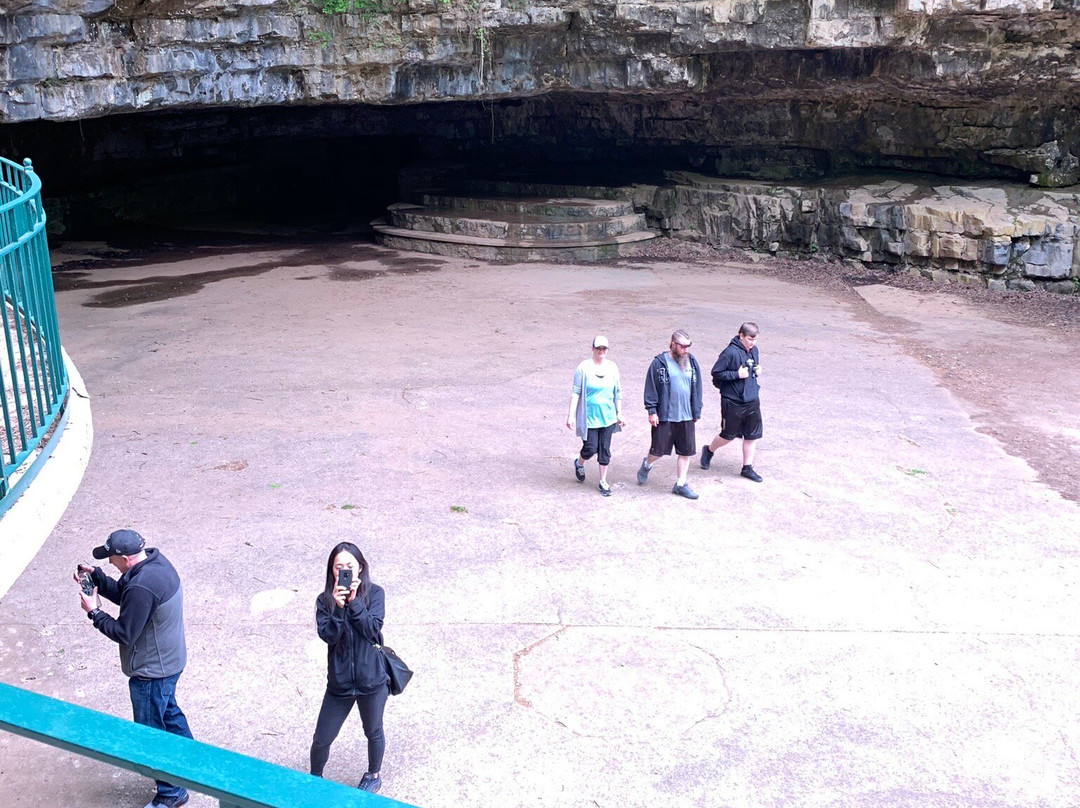 Dunbar Cave-克拉克斯维尔必去景点