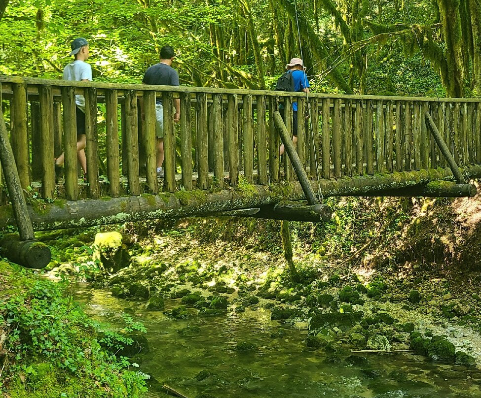 Cascade des Combes-圣克洛德必去景点