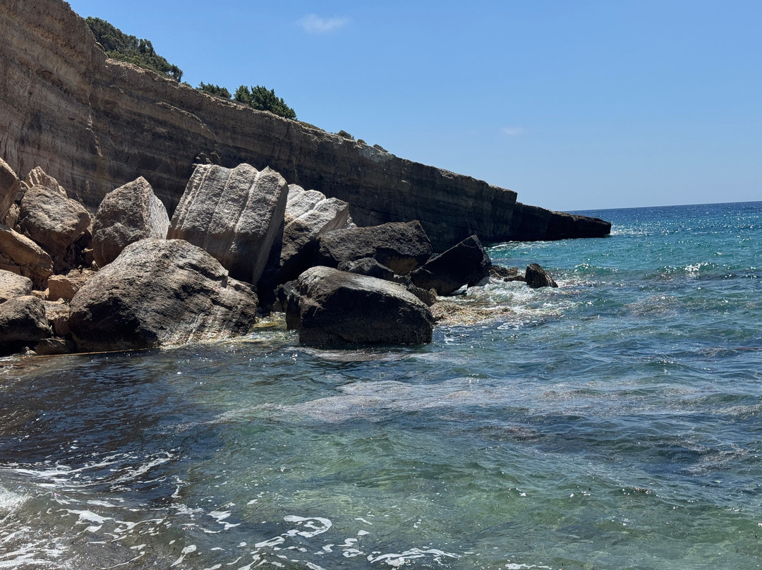 Fourni Beach-Monolithos必去景点