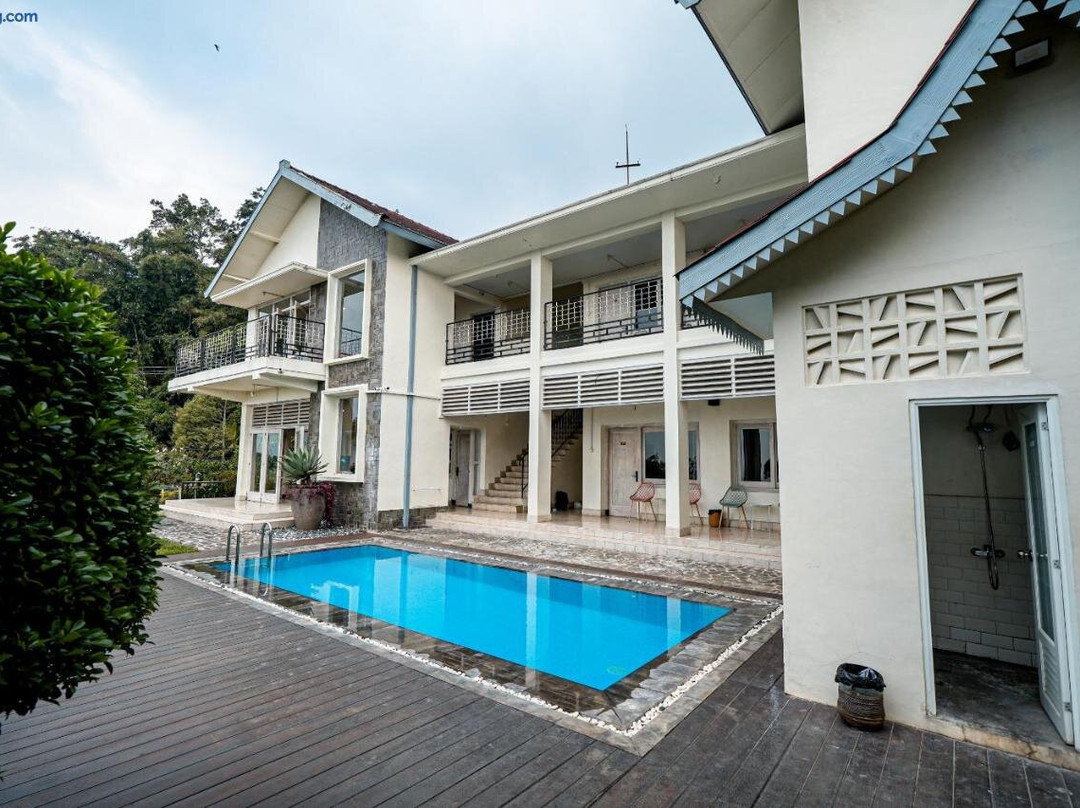 Urbanview Wisma Nirwana Tretes Near Cimory Prigen