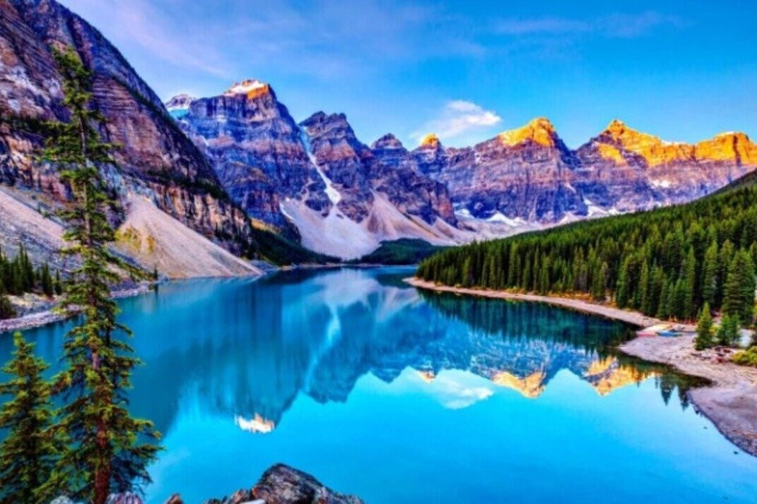 From Canmore/ Banff: Sunrise Moraine Lake and Lake Louise