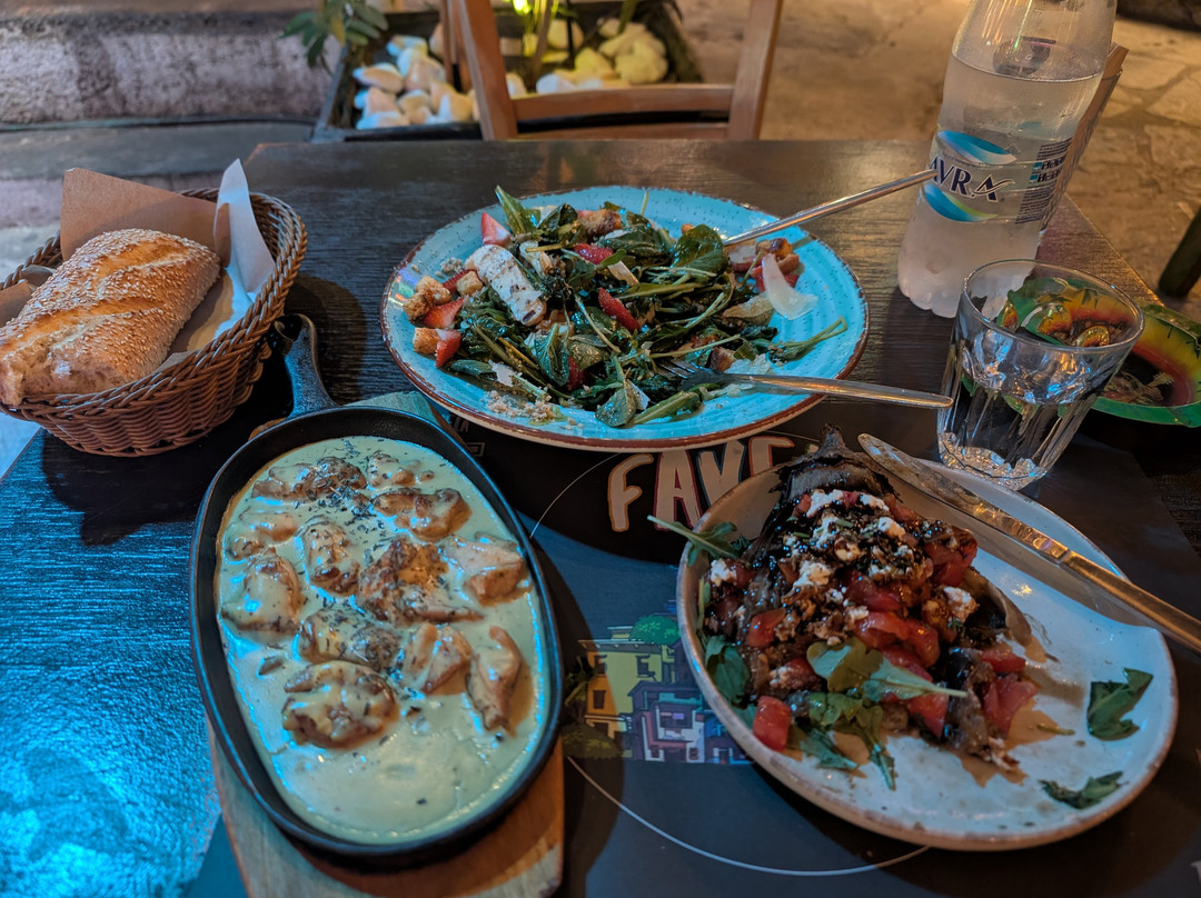 马其顿地区餐馆和美食-Favela Bit Bazaar