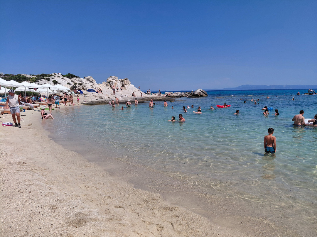 Kavourotrypes Beach-Sarti必去景点