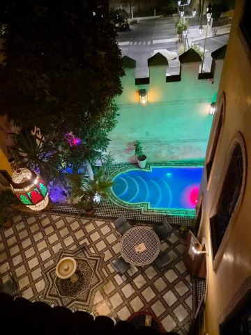 非斯拉亚丽娜摩洛哥传统庭院-旅行者