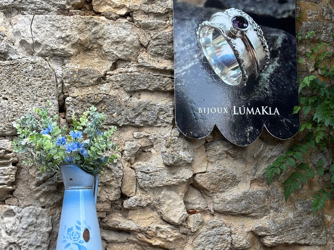 Lùmakla-贝纳克和卡泽纳克必去景点