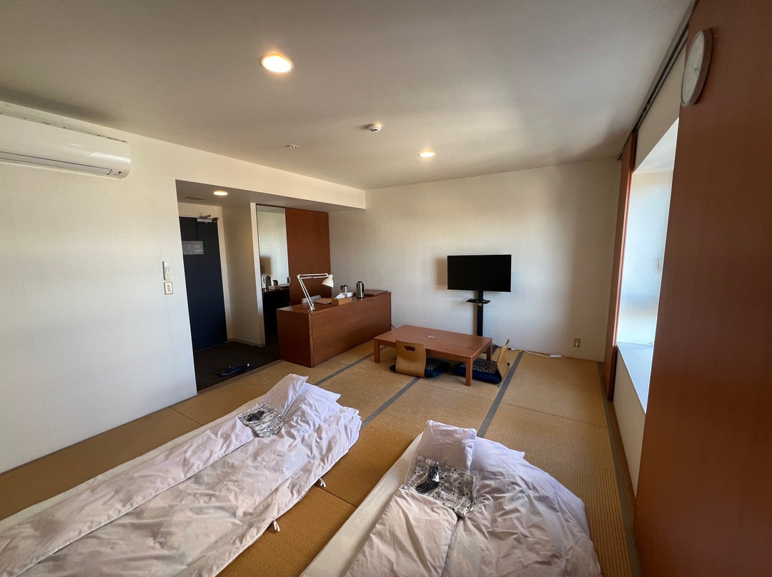 延冈酒店